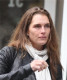A névtelenséget kérő sofőr állítása szerint Brooke Shields fennhangon ecsetelte, hogy mekkora sztár és közös szelfit kellett készítenie vele. "Tudja, hogy én kivagyok? Én vagyok Brooke Shields, engem mindenkinek ismernie kell" - mondta a taxisnak, aki nagyon kellemetlenül érezte magát a színésznő mellett.