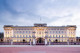 Erzsébet királynő londoni otthona, a Buckingham-palota csak úgy vonzza a turistákat 