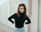 Caitlin Stasey-vel leginkább sorozatokban találkozhattunk, például Az Uralkodónőben alakította Stuart Mária egyik udvarhölgyét, de több filmszerepet is kapott már, mint például a Holnap, amikor elkezdődött a Háború. Mikor 2014-ben, egy interjúban megkérdezték tőle, hogy nem furcsa-e, amikor meleg karaktert kell alakítania, azt válaszolta, hogy egyáltalán nem. "Nagyon rugalmas a szexualitásom, bárki esélyes lehet." Válaszolt, amikor pedig megkérdezték tőle, hogy pánszexuálisnak tartja-e magát, egyértelmű igen volt a válasz. "Persze, szerintem ez nem nagy ügy. Nem teszek különbséget nők és férfiak között, ha vonzalomról van szó." 