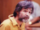 Charles Manson 2017. november 19-én, 83 éves korában halt meg a börtön falai között. Egyébként hat év múlva, 2027-ben lett volna a 13. próbálkozása arra, hogy meggyőzze a bíróságot arról, hogy szabadlábra helyezzék. Sosem adta fel.