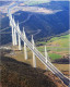Millau-i völgyhíd

A millau-i völgyhíd vagy viadukt a franciaországi Tarn folyó völgyét hidalja át, és a franciák igen nagy büszkesége. A 343 méter magas pilonnal és a 245 méter magas pillérrel jelenleg is a világ legmagasabb közúti hídjának számít, és egyben a leghosszabb ferdekábeles hídnak a világon. Felépítése mindössze három évet vett igénybe, kivitelezését az Eiffage nevű cég valósította meg, és 2004-ben adták át.
