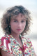 Hullámos fürtök és ártatlan, lolita arc: ilyen volt a külseje a 80-as években Jennifer Grey-nek, a Dirty Dancing csinos színésznőjének.