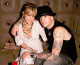 Joel Madden (26) és Hilary Duff (16) - A Good Charlotte frontembere és a színésznő közötti tíz év bizony rányomta a bélyegét a kapcsolatukra, két év után ők is szakítottak. Joel Madden (26) és Hilary Duff (16) - A Good Charlotte frontembere és a színésznő közötti tíz év bizony rányomta a bélyegét a kapcsolatukra, két év után ők is szakítottak.