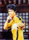 Bár a karikatúrán a publikum harsányan nevetett, Bruce Lee lánya, Shannon már kevésbé.