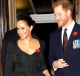 Bár a hivatalos nyilatkozat nagyon finoman fogalmazott, és viszonylag diplomatikusan reagált Meghan és Harry döntésére, egyes szakértők, és bennfentesek már jóval borúsabban látják a helyzetet. "Csalódottak, és szinte el sem akarják hinni, hogy ez megtörténhetett. Bár a hivatalos álláspont szerint elfogadják a döntést, ez korántsem biztos, hogy így lesz. Több családtag dühkitöréssel reagált, volt akit szabályosan sokkolt a hír, a legtöbb családtagon pedig mély szomorúság lett úrrá" - fogalmazott a Daily Mailnek egy, a családhoz közel álló, magas rangú barát.
