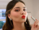Miranda Kerr a reggelét mindössze egy pohár meleg citromos vízzel indítja, a nap hátralevő részében salátát, gyümölcsöket és grillezett húsokat eszik csak. Miranda Kerr a reggelét mindössze egy pohár meleg citromos vízzel indítja, a nap hátralevő részében salátát, gyümölcsöket és grillezett húsokat eszik csak.