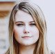 Natascha meglepő módon nem agresszívan, hanem igen nagyvonalúan nyilatkozik mindig elrablójáról, Wolfgang Přiklopilról. A fiatal nő tipikus jeleit mutatja az ún. Stockholm-szindrómának (a kiszolgáltatott helyzetben lévő ember általában empatikussá válik a fogvatartójával, ami egyfajta pszichés védelmet nyújt számára), ugyanakkor ezt ő következetesen tagadja.