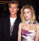 Brad Pitt és Christina Applegate - kiszélesedő arccsont és ugyanolyan alig látható negyedmosoly.