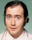 Andy Kaufman - Sokaknak csak a Taxi-ban nyújtott emlékezetes alakítása jut eszébe róla, de őt is fiatalon támadta meg a gyilkos kór, 35 évesen halt bele a tüdőrákba.