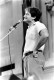 Robin Williams karrierje beindulását azzal segítette el, hogy forgalmas helyeken mesélt vicceket és humoros anekdotákat. A kedvenc előadóhelye a New York szívében található Modern Művészetek Múzeuma volt. Robin Williams karrierje beindulását azzal segítette el, hogy forgalmas helyeken mesélt vicceket és humoros anekdotákat. A kedvenc előadóhelye a New York szívében található Modern Művészetek Múzeuma volt.