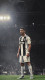 Cristiano Ronaldo a világ egyik legeredményesebb focistája, jelenleg a Juventusban, az olasz bajnokságban focizik.