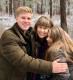A családjuk még összetartóbb, amióta a családfő meghalt. Terri Irwin, a gyermekek, Bindi Irwin és Robert Clarence Irwin anyja nem tudott férje halálán túllépni, nem akar új kapcsolatot.