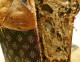 Olaszország

Olaszországban karácsonykor a leggyakrabban panettone vagy pandoro kerül az asztalra. A panettone egy könnyű, édes pite gyümölcsökkel, és leginkább a kalácshoz hasonlítható, szépen becsomagolva pedig gyakran ajándéknak is adják az olasz emberek. A pandoro „arany kenyeret” jelent, a süteményt pedig régen csak a nemesek fogyasztották, manapság pedig egy jellegzetes veronai édességről beszélhetünk, amely élesztős tésztából készül, és leggyakrabban nyolcágú csillag formában készítik.