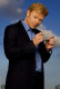 David Caruso - A színész alig egy évad után otthagyta a NYPD Blue című sorozatot, mert filmsztár szeretett volna lenni. Egy darabig próbálkozott, végül elvállalta Horatio Caine szerepét a CSI: Miamiban. David Caruso - A színész alig egy évad után otthagyta a NYPD Blue című sorozatot, mert filmsztár szeretett volna lenni. Egy darabig próbálkozott, végül elvállalta Horatio Caine szerepét a CSI: Miamiban.