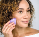 A szilikon applikátor olyan, mint egy hagyományos beauty blender, de nem szívja fel a fele terméket, ami rátesz az ember, és sokkal könnyebb vele dolgozni. Ez sem mindennapi kütyü... A szilikon applikátor olyan, mint egy hagyományos beauty blender, de nem szívja fel a fele terméket, ami rátesz az ember, és sokkal könnyebb vele dolgozni. Ez sem mindennapi kütyü...
