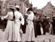 Turisták a nürnbergi Frauenkirchénél