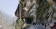 National Highway 22, India

Ez az út a gyönyörű Himachal Pradeshben található, ami egy főleg hegyekből álló állam India északnyugati részén, így a hegyeknek köszönhetően a világ egyik legveszélyesebb útjaként tartják számon. A számos kiszámíthatatlan és éles kanyar valódi kalandot nyújt mindenki számára, aki egy kis adrenalinlöketre vágyik. Az úton alig fér el egymás mellett két jármű, ezért mindenkit óvatosságra intenek, aki itt közlekedik.