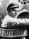 Zeffirelli házasságon kívül született gyermek volt, ráadásul hatévesen elvesztette édesanyját. A kis Francót idős angol hölgyek nevelték fel.