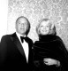 Sinatra utolsó házasságát Barbara Marxszal kötötte 1976-ban. Ő volt a zenész negyedik felesége, de ez a kapcsolat már haláláig tartott.