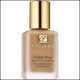 Estee Lauder Double Wear Stay In Place (Douglas, 15 300 HUF, 30 ml)

"Akár 15 órán át tartós alapozó. Nem változik meg a színe, nem kenődik el és nem színezi meg a ruhát. Meleg, párás időben és fokozott igénybevétel közben is megőrzi frissességét és természetes hatását. Közepes, építhető fedést ad. Problémás bőrre is. Természetes matt hatás."
