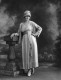 1920-as évek: üvegbúra kalap

Hacsak nem szeretne valaki egy nagyra nőtt óvodásra hasonlítani, ezt a kalapot inkább hanyagolja. Egy rövid ideig megőrültek érte a nők, aztán ez a "betegség" el is múlt.