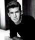 Anthony Perkins a kor egyik legsármosabb férfisztárja volt, akiért szabályosan bolondultak a nők. Hiába játszott hidegvérű sorozatgyilkost az 1960-as, mostanra kultikussá vált Psychoban, ez talán csak még vonzóbbá tette a hölgyek szemében.