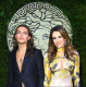 A Versace márka privát eseményére kapott meghívót a hollywoodi híresség és fia, gyakorlatilag el is lopták a showt, miután megjelentek a vörös szőnyegen. Van még kép...