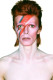 Bár David Bowie 2016 óta nincs az élők sorában, személyét még mai is szeretet és rajongás veszi körül. Munkásságával örökre beírta magát a történelembe, éppen ezért II. Erzsébet is felfigyelt rá, ő azonban mit sem törődve ezzel, nemet mondott az uralkodónak.