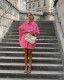 Ruhaként - viselhetsz egy oversized inget ruha gyanánt is. Szerintem érdemes ilyenkor színesben gondolkozni a divatosabb megjelenés érdekében. Ez a pink cucc például kimondottan ütős.