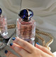 Giorgio Armani My Way 

A Beauty Award-díjas Giorgio Armani jázminos, narancsvirágos, vaníliás és cédrusfás parfümje több, mint egy átlagos parfüm, ugyanis a fenntarthatóság terén is lépéseket tesz, köszönhetően az újratölthető üvegnek és a csomagolásnak, amely mindkettő újrahasznosított és újrahasznosítható anyagokból készült. A GH Beauty Lab szakértőinek tetszett a "kifinomult, de enyhén édes illat" és a márka ökológiai erőfeszítései, amelyek ritkaságnak számítanak a parfümök esetében, beleértve a szén-dioxid-semlegesség iránti elkötelezettséget is.