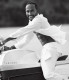 Lewis nőügyei miatt is gyakran beszédtéma: korábban Nicole Scherzinger énekesnővel alkotott hosszú évekig egy párt, de hírbe hozták őt a gyönyörű magyar modellel, Palvin Barbarával is. Hamilton azonban egy ideje már szingli, így a nőknek még van esélye lecsapni a szexi sportolóra. 