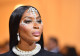Naomi Campbell arcán is strasszkövek díszelegtek. 