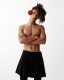Jaden Christopher Syre Smith 1998. július 8-án született amerikai rapper, énekes, dalszerző és színész. Jada Pinkett Smith és Will Smith fia. Jaden Smith első filmszerepét édesapjával együtt játszotta a 2006-os A boldogság nyomában című filmben. Szerepelt még A nap, amikor megállt a Föld 2008-as remake-jében és A karate kölyök 2010-es remake-jében, valamint a 2013-as A Föld után című filmben is, apjával. Jaden Smith azontúl, hogy nem nevezhető kifejezetten tehetséges színésznek, számtalan alkalommal került már a média kereszttüzébe a különböző botrányai és feltűnési viszketeksége miatt. Jelenleg egy olyan vegán éttermet szeretne nyitni, ahol a hajléktalanok ingyen ehetnek.