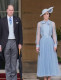 Katalin egy olyan outfitet választott a palota kerti rendezvényére, amit korábban már viselt, szinte egy az egyben ugyanúgy, mint ahogyan most: a világoskék Elie Saab blúzt és szoknyát 2019-ben láthattuk rajta a Royal Ascot nevű eseményen, most azonban leendő királynéként talán még sikkesebb volt benne, mint akkor.
