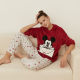 Women's Secret Mickey-mintás piros polárpizsama 12 595 Ft

Ha nincs elég önbizalmad ahhoz, hogy a Mickey egeres darabokat az utcán kívül is viseld, akkor hordd őket a hálószobában! Ez a piuha-puha meleg polár anyagból készült szett tökéletes karácsonyi pizsi - már csak egy bögre forró csoki és egy jó karácsonyi film hiányzik a teljes élményhez! 