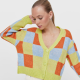 Stradivarius Check knit cardigan 2995 Ft

A több színből álló pulóverek idén a fénykorukat élik - ez a darab fantasztikus megoldást nyújt azoknak, akik egyszerre több színt szeretnének viselni ízlésesen egy outfiten belül.