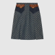 Gucci Eco washed organic denim skirt

Valami biztosan volt a tervező fejében, mikor ezt a rendkívül nőies és sikkes szoknyát megalkotta, ám sajnos nem tudjuk mi volt az. Mindesetre ez az ötlet 380 ezer forintot ér.