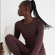 H&amp;M Varratmentes sportfelső  4495 Ft; Varratmentea sportnadrág 6495 Ft

Rekordmennyiségű, hét különböző (!) árnyalatban is kapható ez a túraszett, melyhez további extrák úgy, mint sznben és anyagában is pontos hozzá illő sportzokni, melltartó és dzseki is kapható. A mi kedvencünk ez a sötét szilvalila árnyalat!