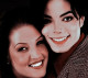 Csak kevesen tudják róla, de Lisa összesen négyszer házasodott, második férje pedig Michael Jackson volt, bár a pop királyával állítólag nem szerelemből, csupán médiafogásból házasodott meg.