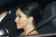 A kivégzés tehát jóval Meghan és Harry esküvője után történt, a probléma azonban az, hogy a hercegné gyakorlatilag pontosan azután kezdte el viselni a koronahercegtől kapott ékszert, miután a kegyetlen gyilkosság híre bejárta a világot, a gyilkos kilétére pedig fény derült.