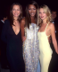 Christy Turlington, Naomi Campbell és Kate Moss 1995-ben, karrirjük csúcsán. Az első igazi szupermodellek, de nézzük akkor jól meg a jobboldalon álló Kate-et, majd lapozzunk, íme a lánya, Lila - egyenesen a kifutóról.
