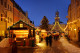 7. Nürnberg, Németország

Egyszer az életben muszáj megnézned a nünbergi Christkindlesmarkt-ot (karácsonyi vásár). 180 stand várja játékokkal, gyertyákkal, mézeskaláccsal, kolbásszal és forralt borral a melegedni vágyókat. Naplemente után a fények hatására egy igazi mesevilágba csöppenhetsz.