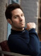 Paul Rudd komikus színész először az 1995-ös Clueless című csajos filmben lopta be magát a szívünkbe, de babaarca alig öregedett egy napot, mióta 1969-ben megszületett. Ő volt a szimpatikus srác, a Jóbarátokban (Rudd játszotta Phoebe Buffay későbbi férjét, Mike Hannigant), A 40 éves szűzben, a Felkoppintvbána és számtalan más vicces sorozatban és filmben. Hogyan maradhatott ennyire fiatalos mind a mai napig?

Kora: 52 év