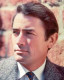 A magas, ragyogó küllemű, intelligenciát és önbizalmat sugárzó Gregory Peck egyszerre volt a nők bálványa és a háború utáni amerikai filmművészet kiemelkedő alakja. A kilencvenes években már keveset forgatott. Munkásságát több kitüntetéssel honorálták: 1967-ben megkapta az amerikai filmakadémia Jean Hersholt humanitárius díját, 1989-ben a cannes-i filmfesztivál Arany Pálma kitüntetését és az Amerikai Filmintézet életműdíját, 1969-ben pedig a Szabadság érdemrendet, a legrangosabb amerikai polgári kitüntetést. Végül 87 éves korában, 2003. június 12-én halt meg Los Angelesben - írja az MTI.