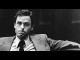 Ted Bundy 1946-ban született a vermonti Burlingtonban, és mindössze 28 éves volt, amikor először gyilkolt. Fiatalon nem volt fenékig tejfel az élete, de közel sem volt olyan rossz sorsa, mint a legtöbb gyilkosnak: bár biológiai apját sosem ismerte, nevelőapja jól bánt vele, ennek ellenére Ted inkább magányos farkas volt, aki jobban szeretett egyedül lenni, mint társaságban. Nehezen teremtett kapcsolatot másokkal, félénk és önbizalomhiányos volt, valamint gyakran volt ingerült, ami miatt gimnáziumi évei rosszul teltek, hiszen diáktársai célpontjává vált.