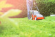 A szakértők szerint a fűnyírás akkor a leghatékonyabb, ha az ember a délutáni, késő délutáni órákra időzíti a műveletet.
