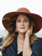 Drew Barrymore

Szintén háromszor sétált az oltárhoz Drew Barrymore. Első férje, Jeremy Thomas volt, házasságuk mindössze egy évig tartott. Nem volt más a helyzet második férjével, a komikus és színész Tom Greennel sem. Harmadjára 2012-ben házasodott meg, férjével Will Kopelmannel két közös gyermekük is született.