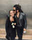 Lenny Kravitz

Lenny Kravitz, zenész egyedül nevelte fel lányát, Zoe-t, miután elváltak feleségével, Lisa Bonettel. A szülőknek egyenlő joguk volt a kislány felügyeletéhez, amikor viszont Zoe 11 éves lett, végleg édesapjához költözött. Azóta Zoeból híres színésznő és modell vált, a példaértékű apa-lánya párt pedig gyakran láthatjuk különböző vörös szőnyeges eseményeken.