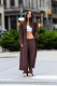 Ahogyan az látszik, Emily Ratajkowski hatalmas rajongója ennek a trendnek. Ő bebizonyította, hogy ez a fazon lehet elegáns is, nem csak laza. 