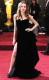 Angelina Jolie (2012)

Angelina Jolie úgy mutatta meg bársony Atelier Versace ruháját, hogy játékosan kidugta a lábát a combközépig érő felvágásból. A póz vírusszerűen elterjedt, és ezernyi mém született belőle. Akkoriban férjével, Brad Pittel együtt uralták a médiát, és Jolie póza a popkultúra részévé vált.